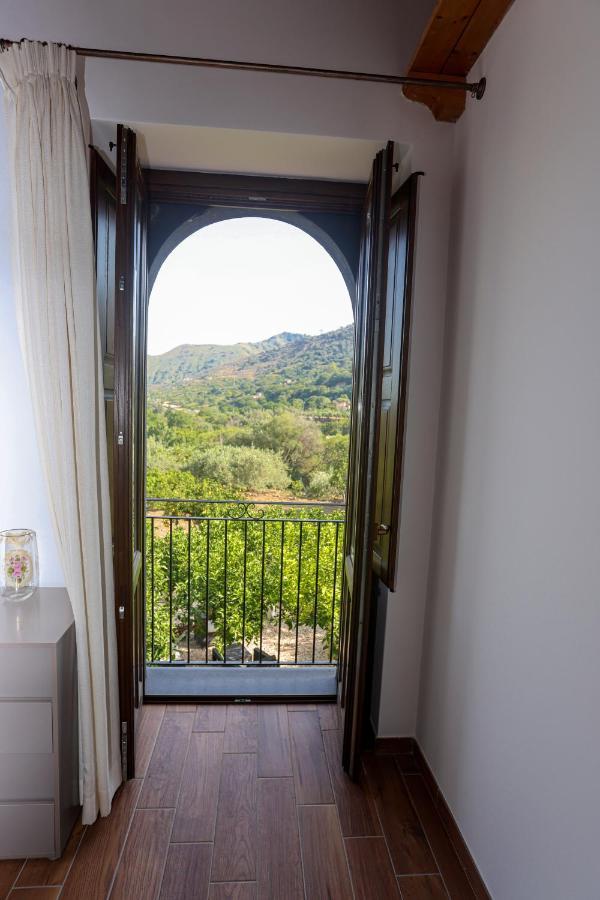 La Porta Delle Gole Motta Camastra Exterior foto