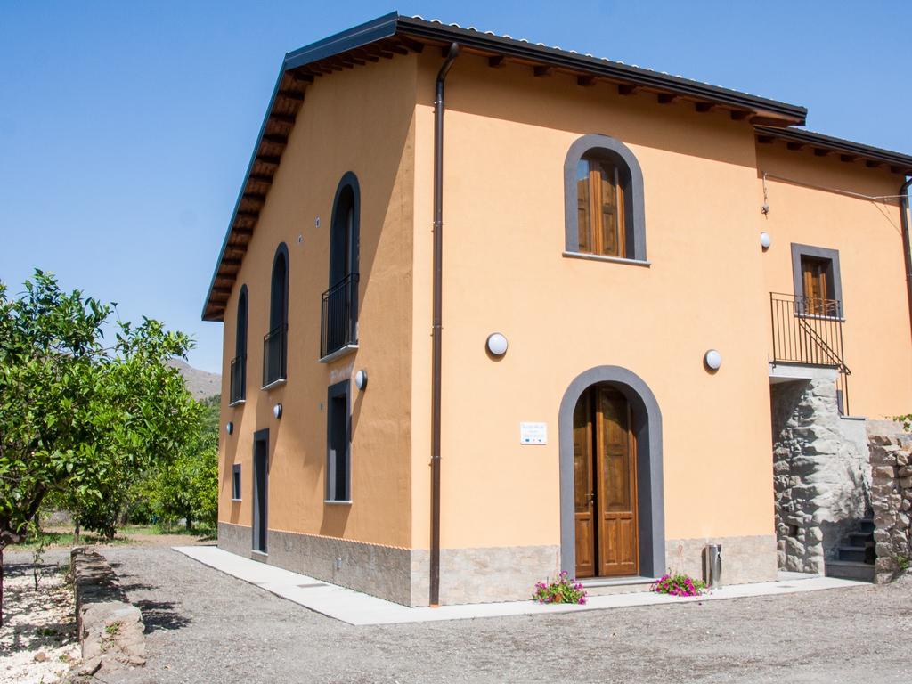 La Porta Delle Gole Motta Camastra Exterior foto