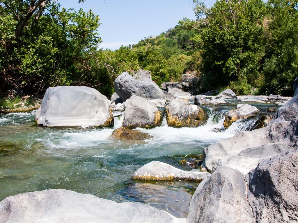 La Porta Delle Gole Motta Camastra Exterior foto