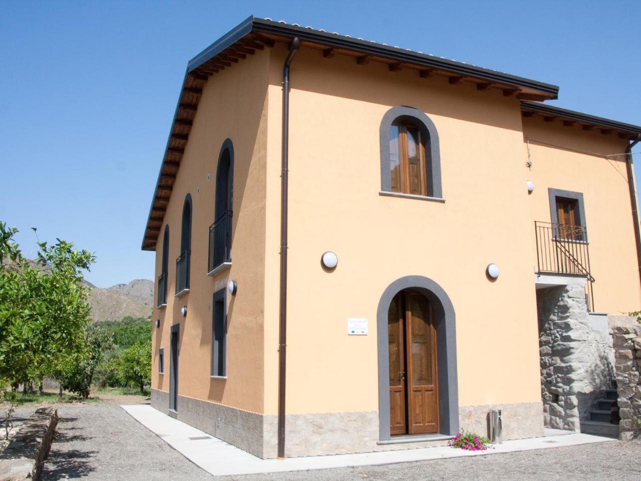 La Porta Delle Gole Motta Camastra Exterior foto